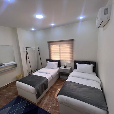 Z3 Hostel Wadi Musa Exterior photo