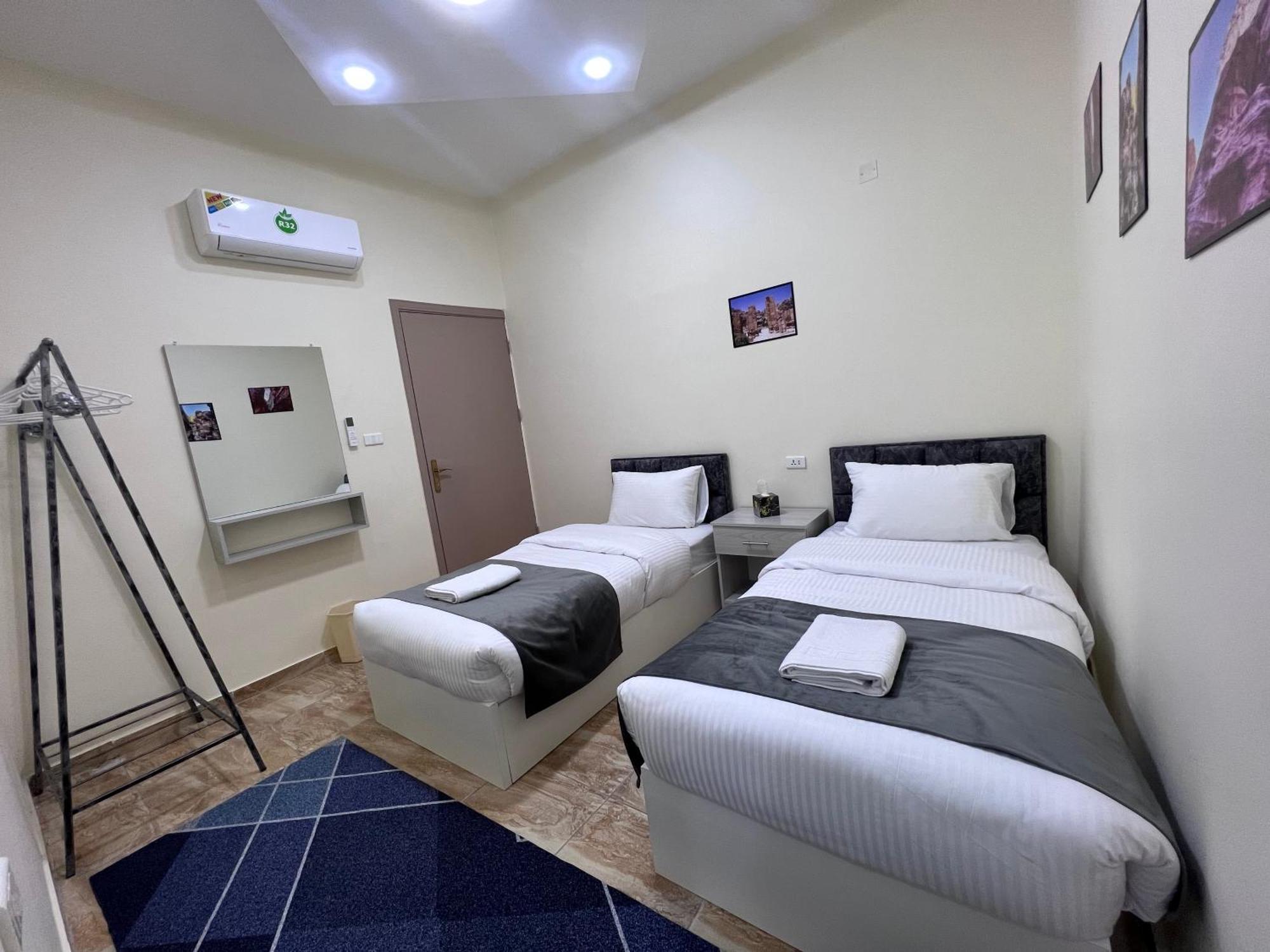 Z3 Hostel Wadi Musa Exterior photo