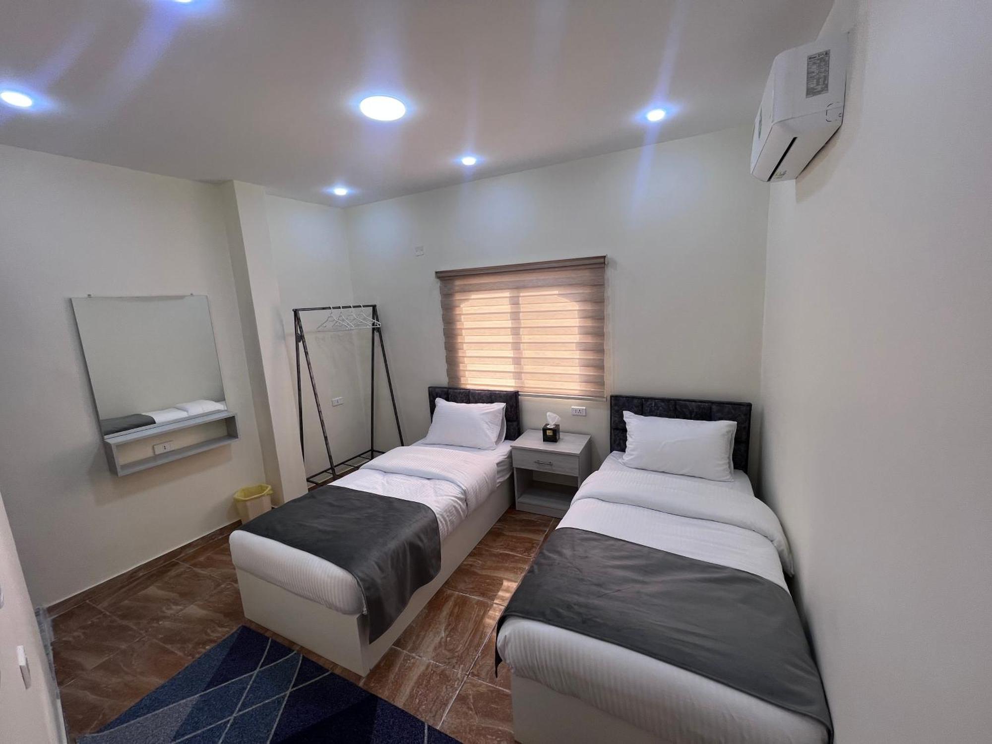 Z3 Hostel Wadi Musa Exterior photo